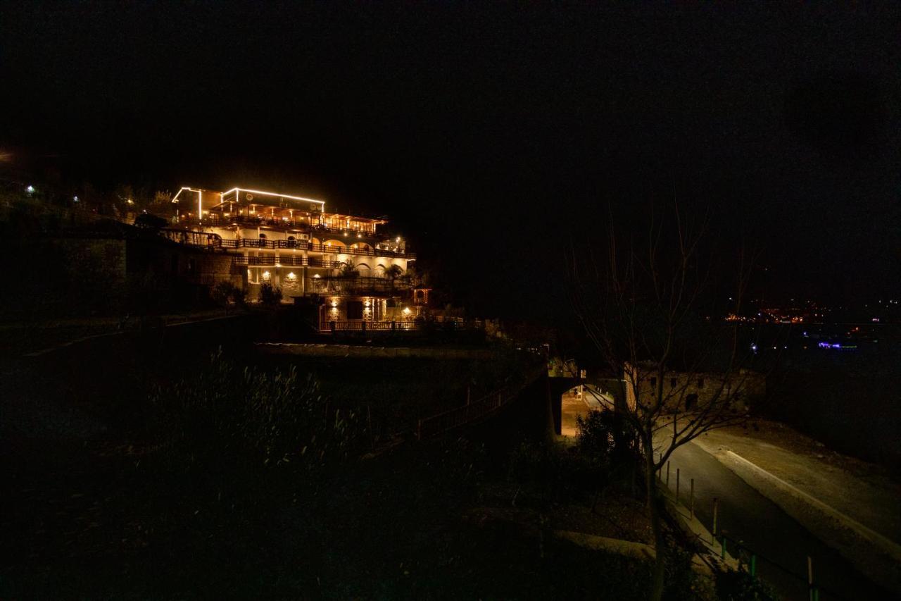 Old House 3*